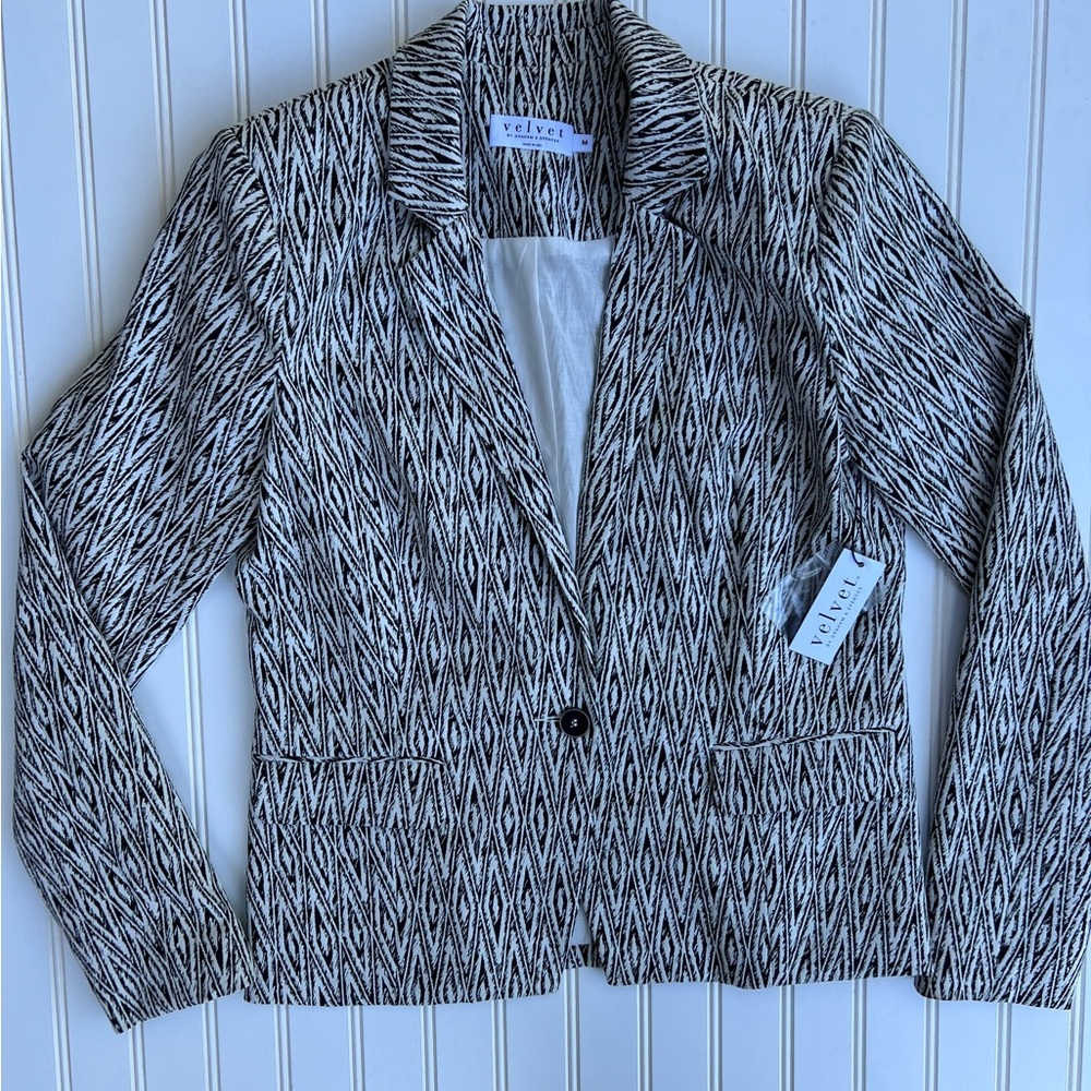 Velvet by Graham and Spencer womens Blazer NWT Medium